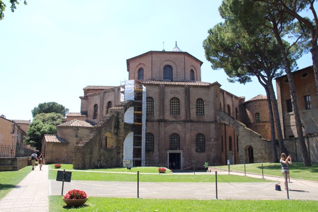 1.1463788800.ravenna---neonian-baptistery