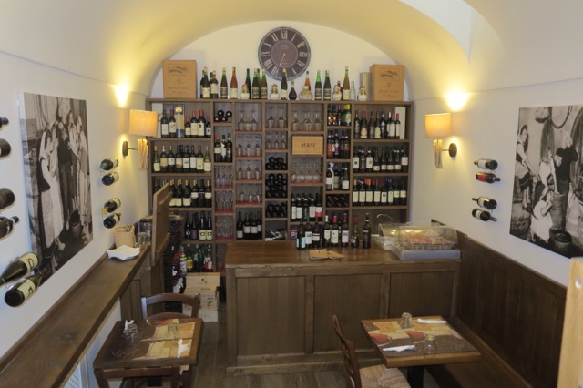 1.1465576417.capri---wine-bar-in-hotel