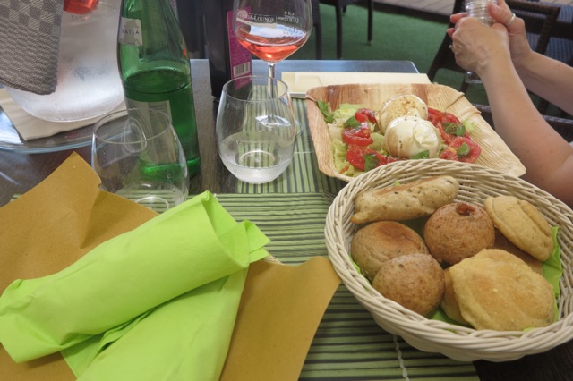 1.1465862400.capri---lunch-with-a-view